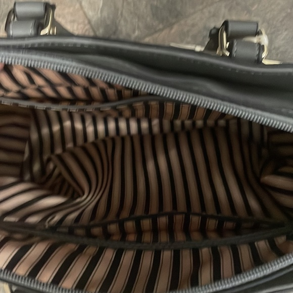 Isabelle | Vegan Handbag - Picture 4 of 9